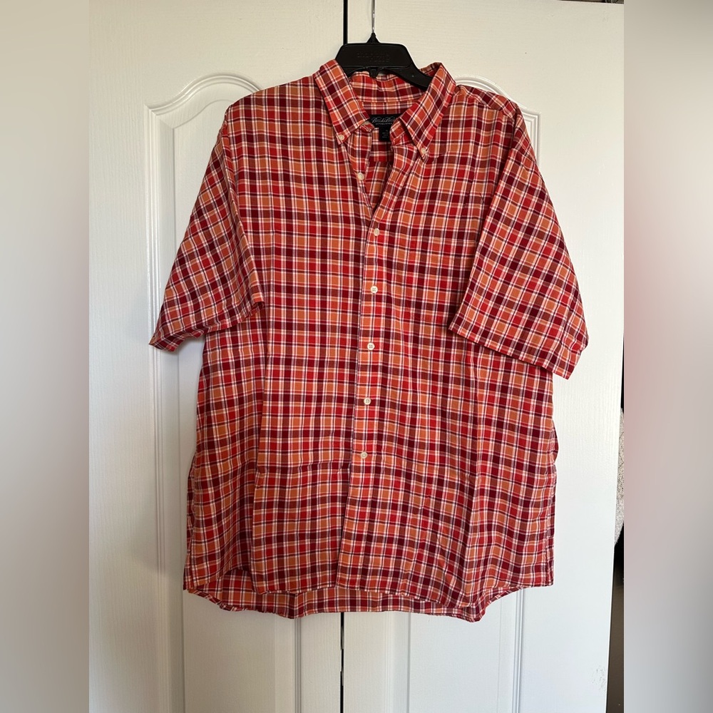 Brooks Brothers Red & Orange Plaid Short Sleeve Button-Down Shirt Size Medium